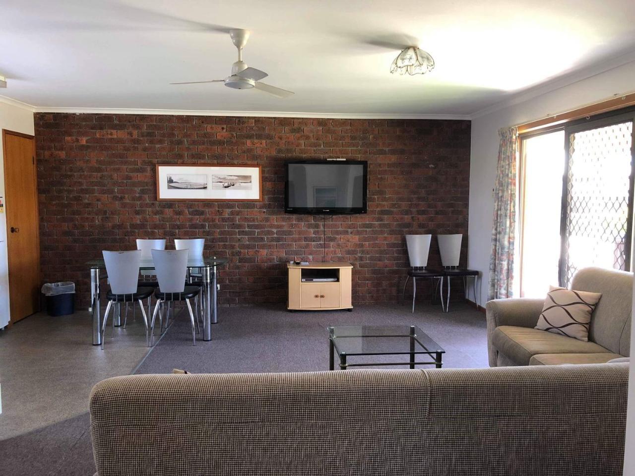 Lakes Jakaranda Holiday Units Lakes Entrance Ngoại thất bức ảnh