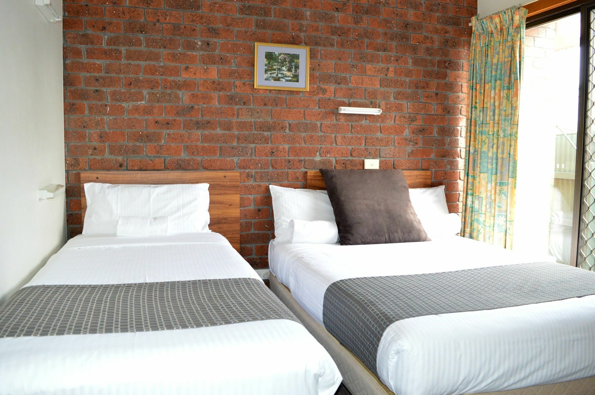 Lakes Jakaranda Holiday Units Lakes Entrance Ngoại thất bức ảnh